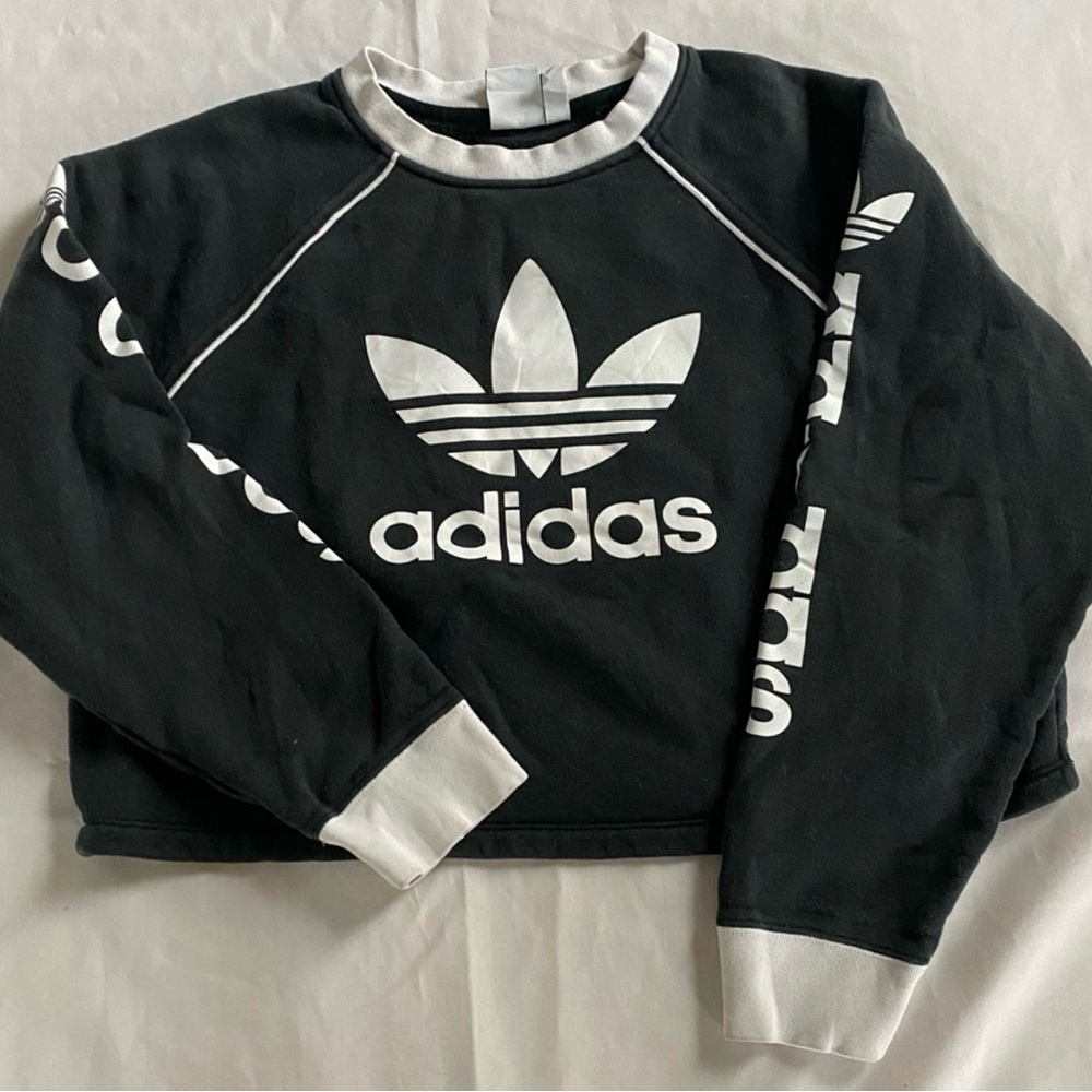 Adidas crop sweatshirt. Good condition, a little wash wear.
